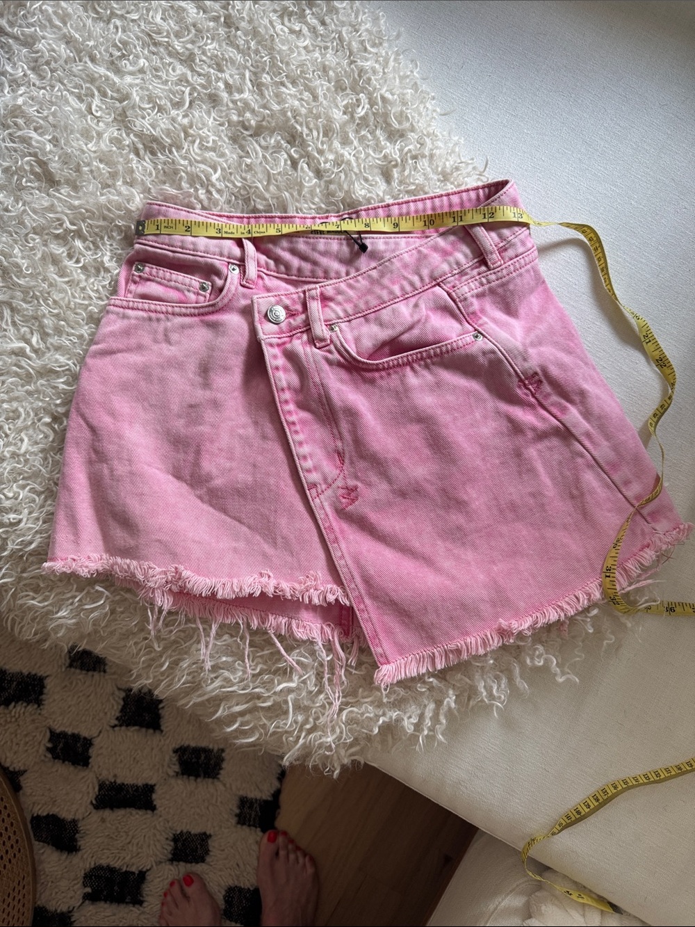 NWT Steve Madden size small Pink Denim Frayed Hem Women’s skirt